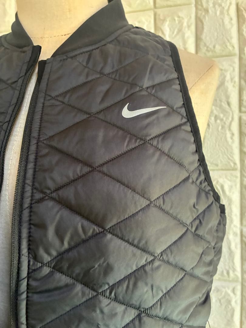 Nike Aeroplayer キルティングアウター　ナイキランニングベスト