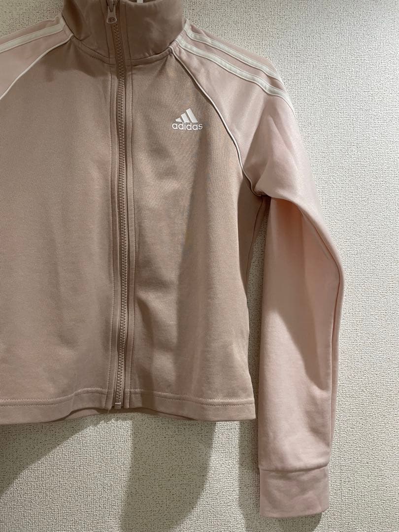 adidas トラックスーツ　EVE06 IC0391