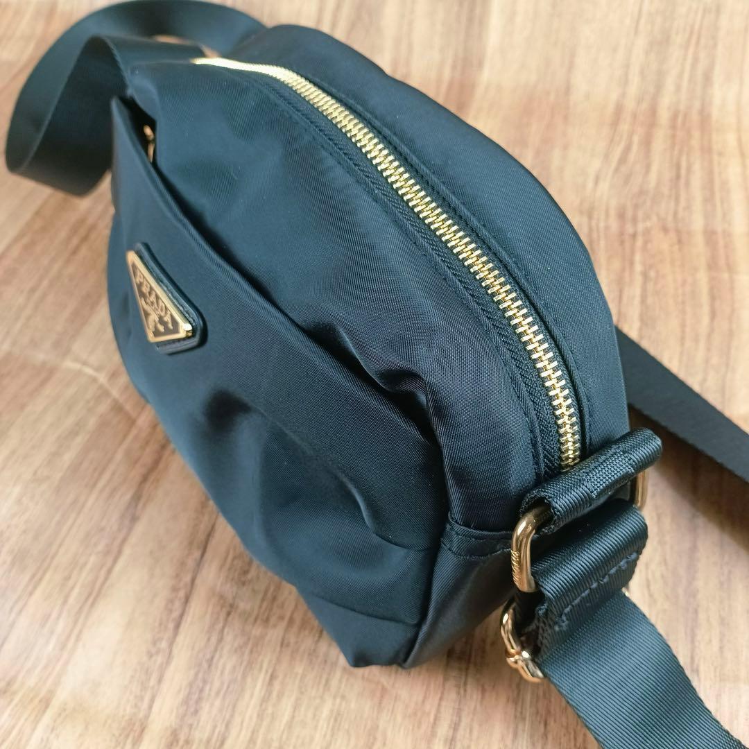 PRADA ノベルティ ブラック ショルダーバック ナイロン