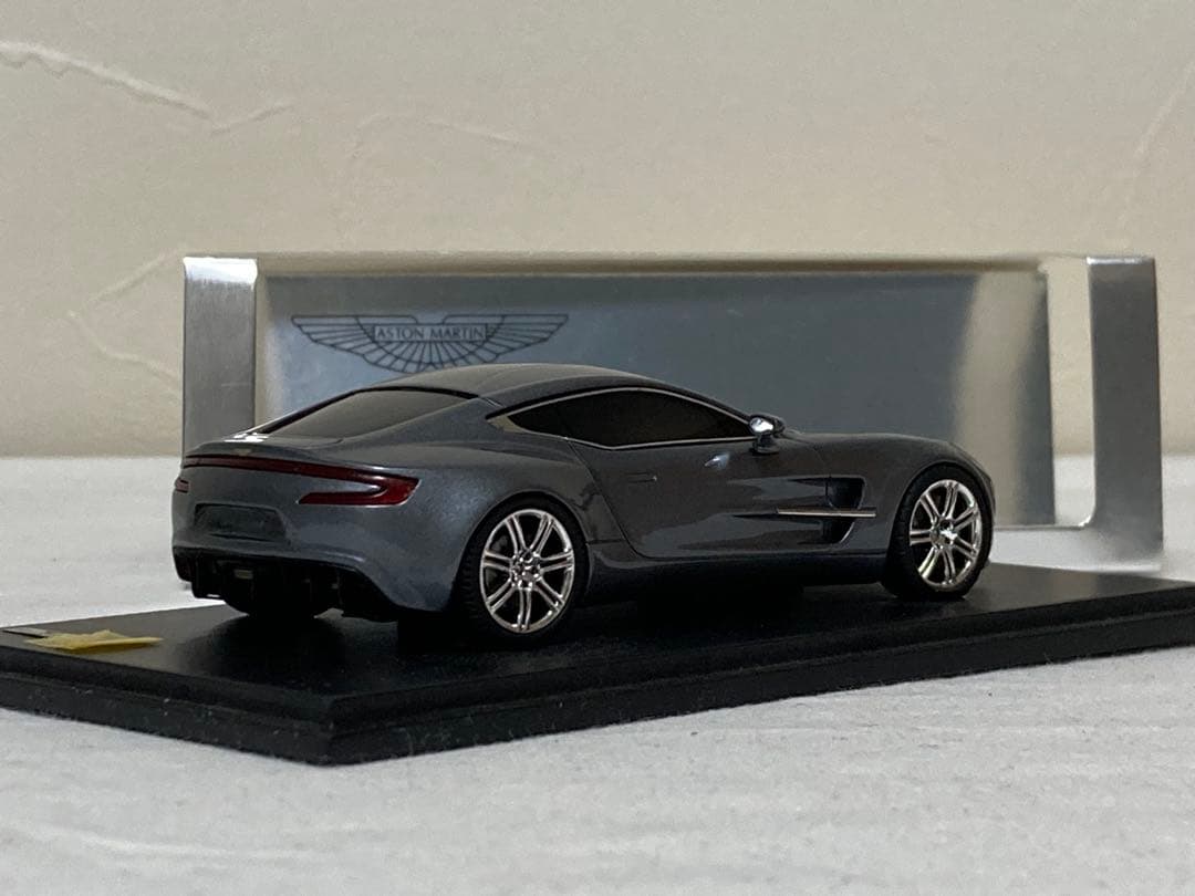 アストンマーティン one-77 スパーク製 1/43スケール