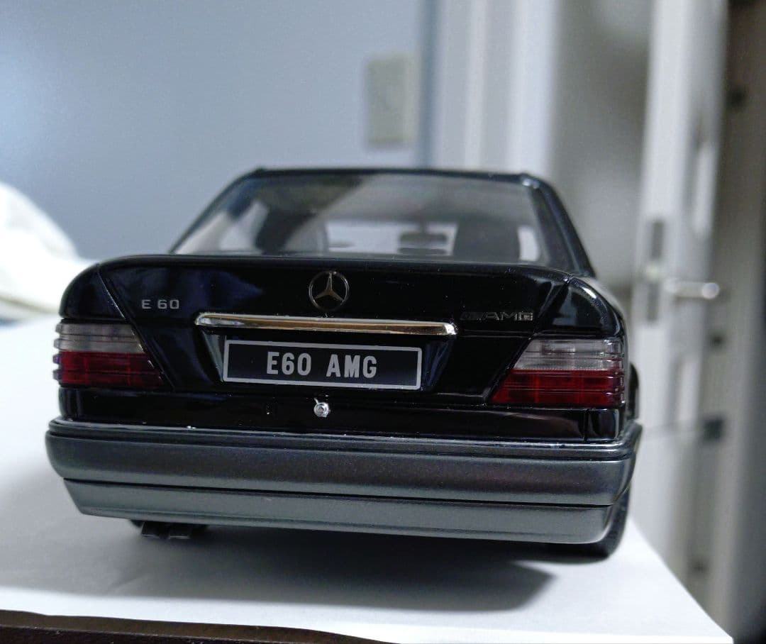 OttO 1/18 メルセデス ベンツ W124 E60 AMG