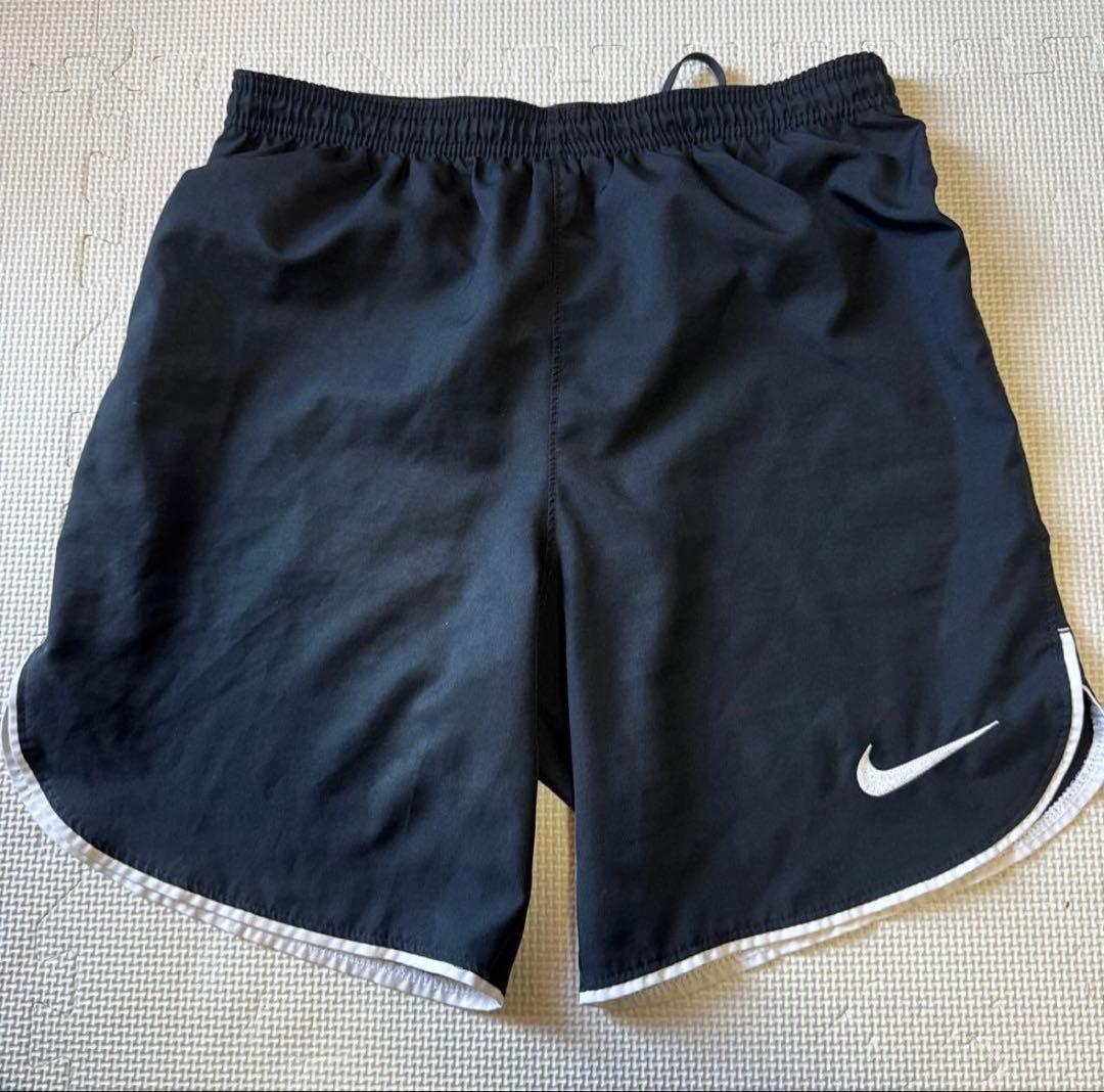 NIKE ドラゴンフライピンク＋ノースリブ＋ショートパンツ＋ブールジャケット