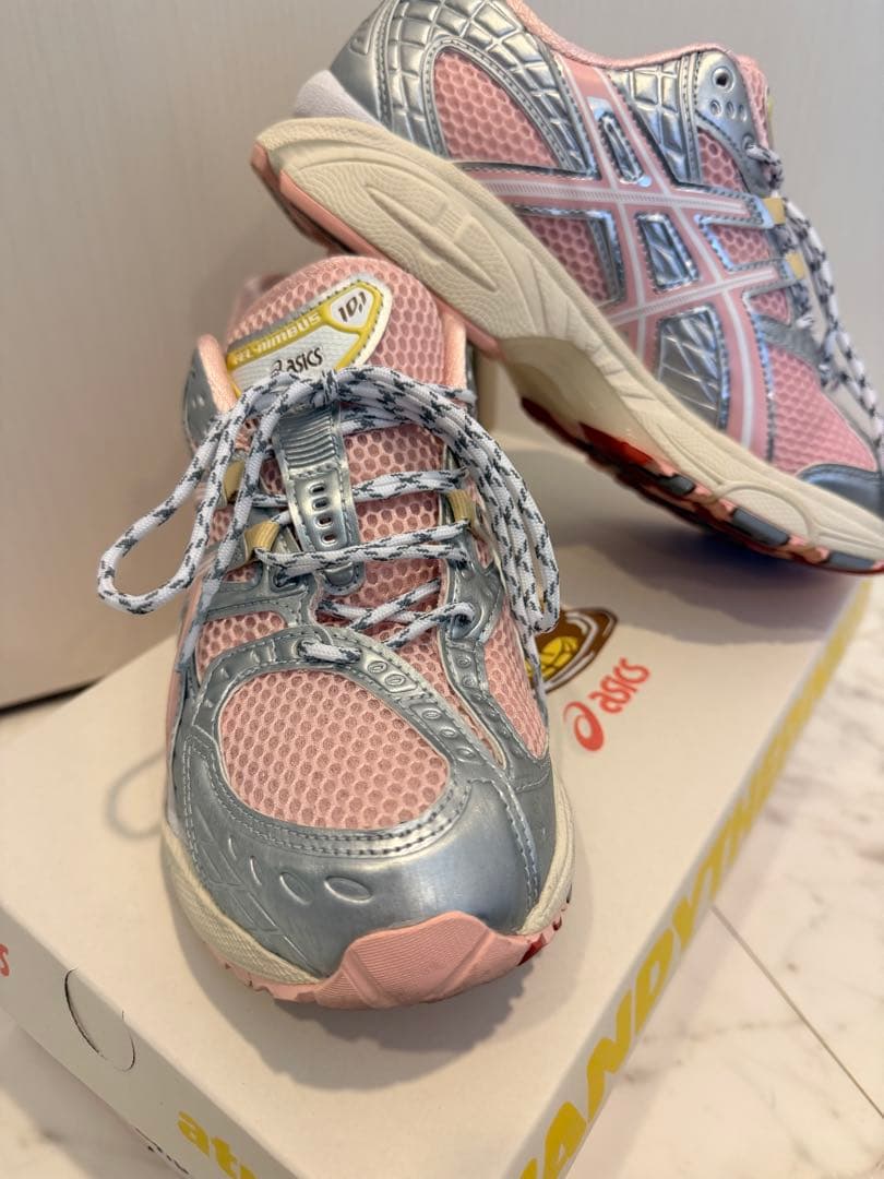 スパイク・シューズ asics GEL-NIMBUS 10atmos STRAWBERRYCREAM
