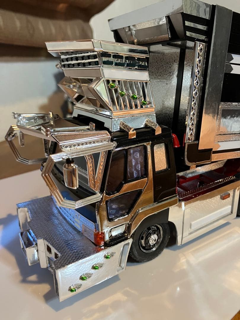 デコトラ、アオシマ、ザ•グレートデカ箱ダンプ1／32完成品