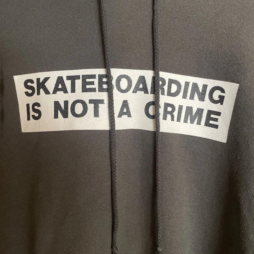 90‘s SKATEBOARDING IS NOT A CRIME パーカー