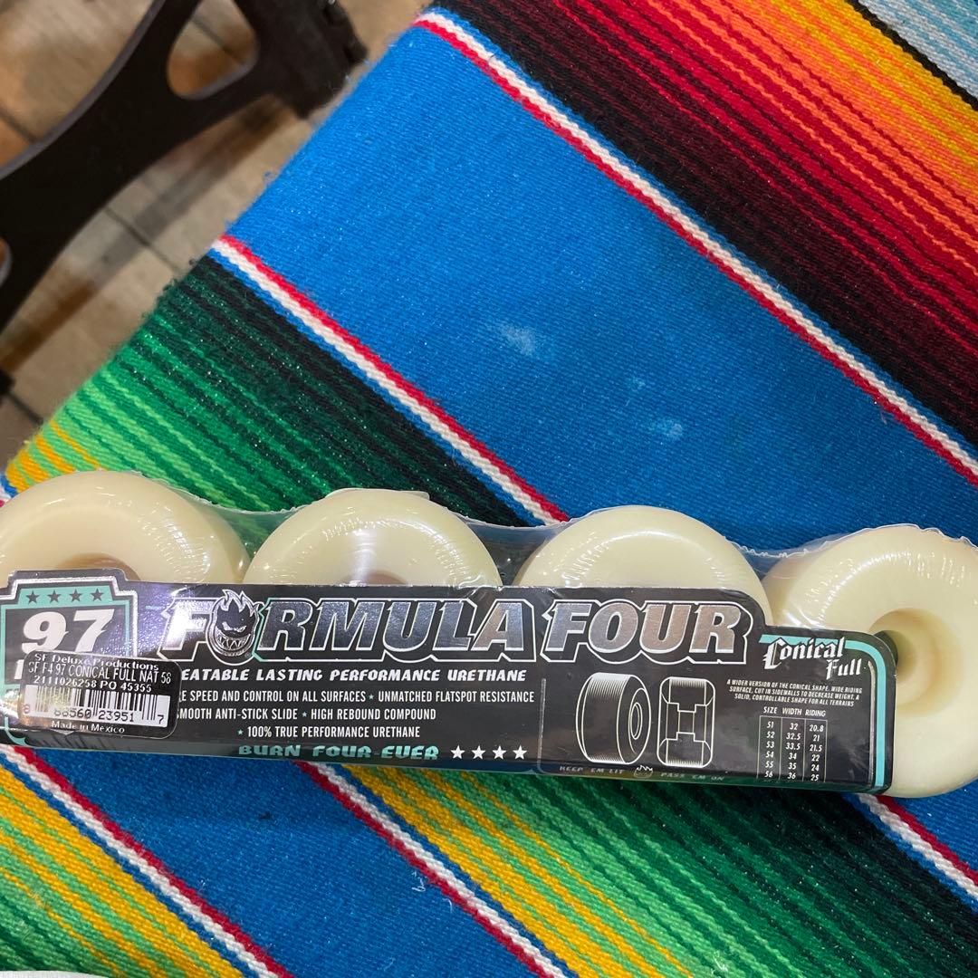 Spitfire Formula Four 58mm97Duroスケボーウィール