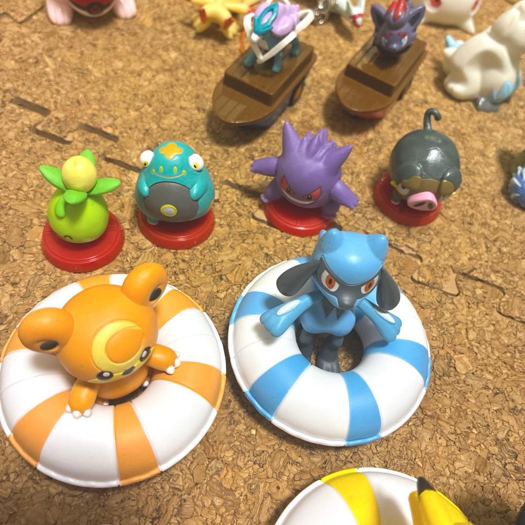 ポケモン フィギュア コレクション　指人形　ガチャなど　約130体