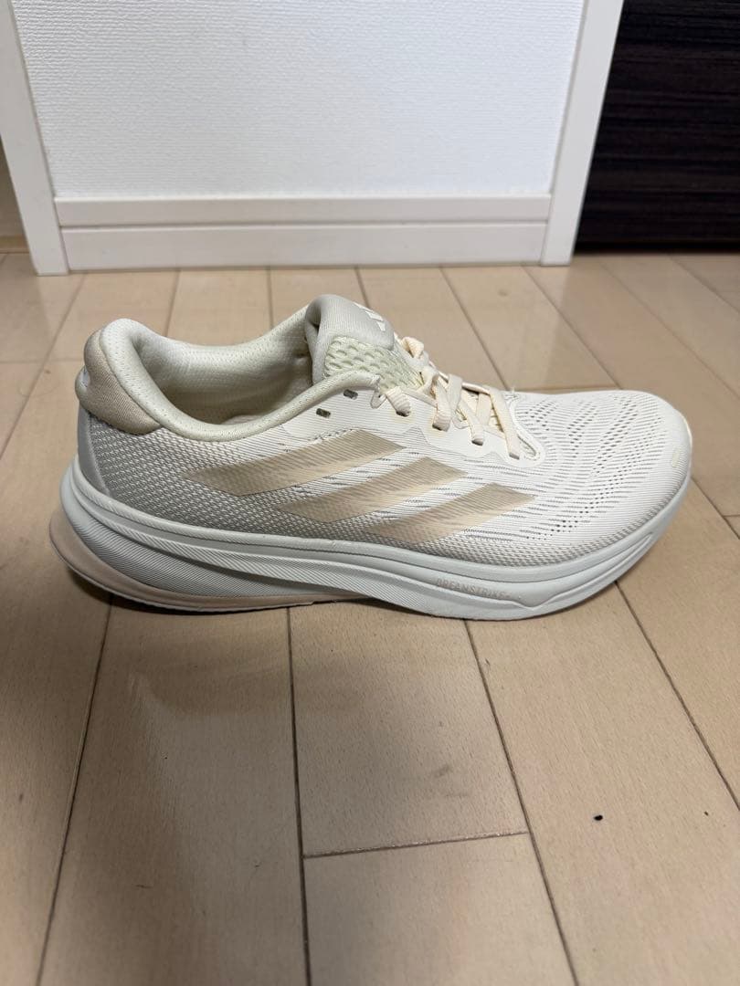 新品 adidasランニングシューズ スーパーノヴァ ライズ2ランニング24cm