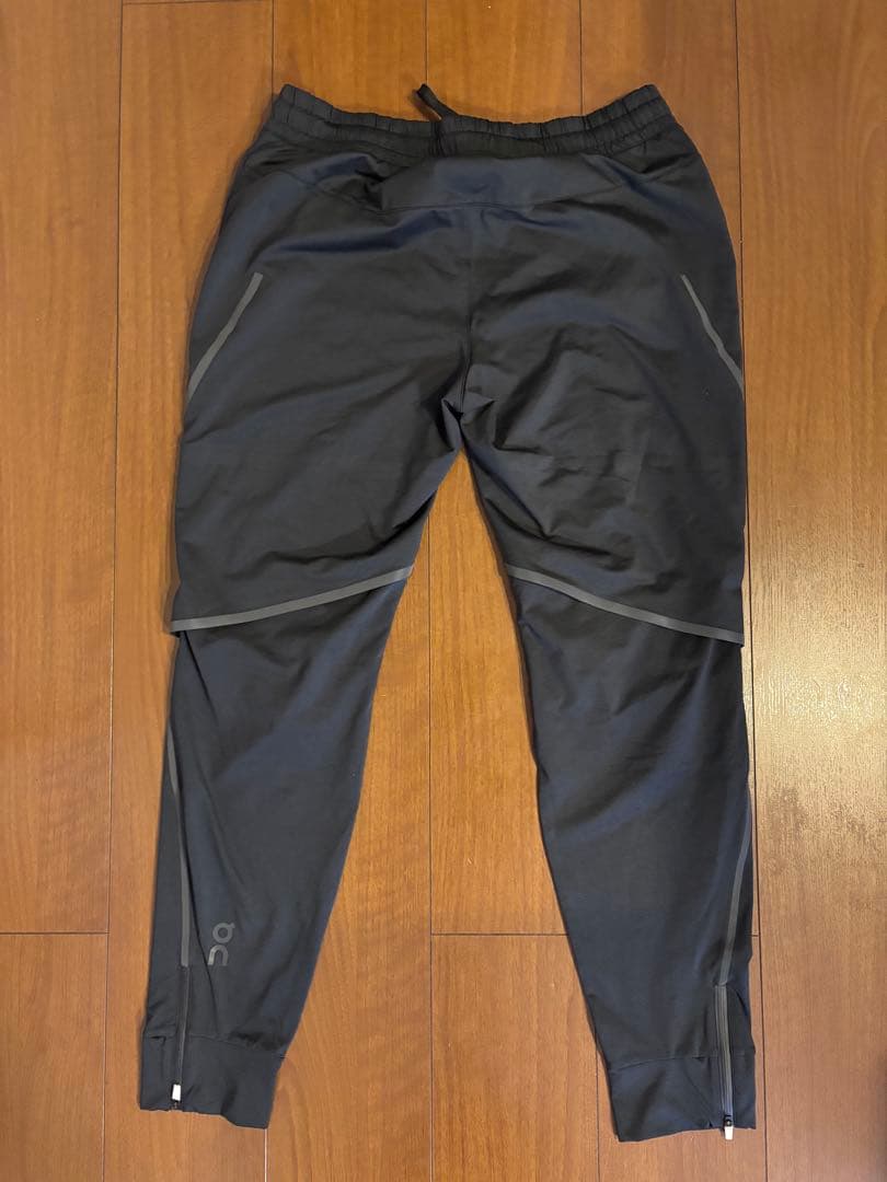 未使用　On トレーニングパンツ ブラック
