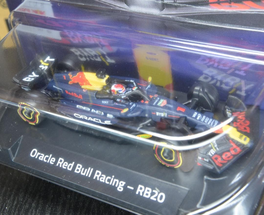ホットウィール　F1　レッドブル RB 20 ハースF1 VF-24　４台セット