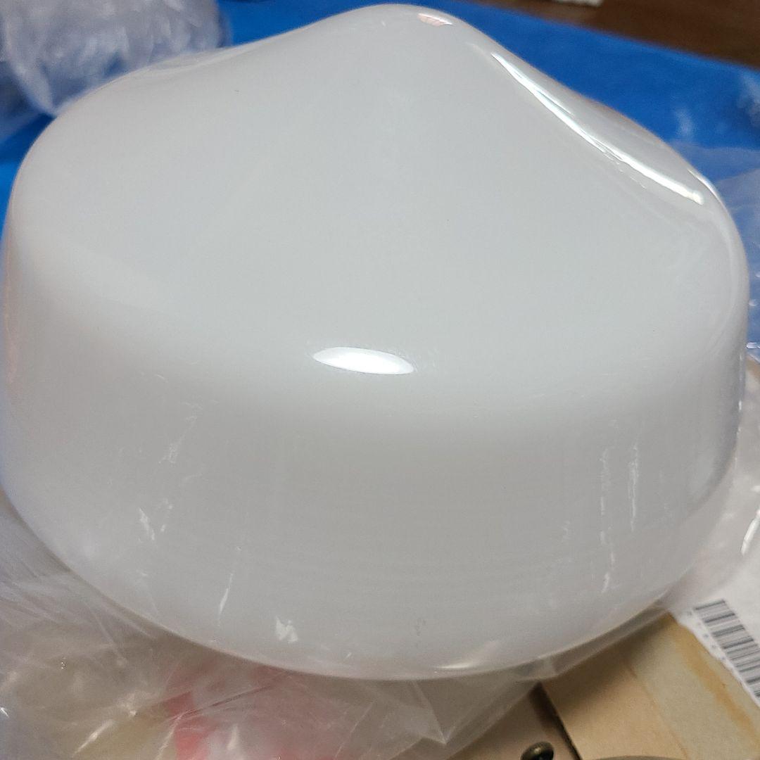 壁照明　ブラケットライト　ガラスシェード　新品