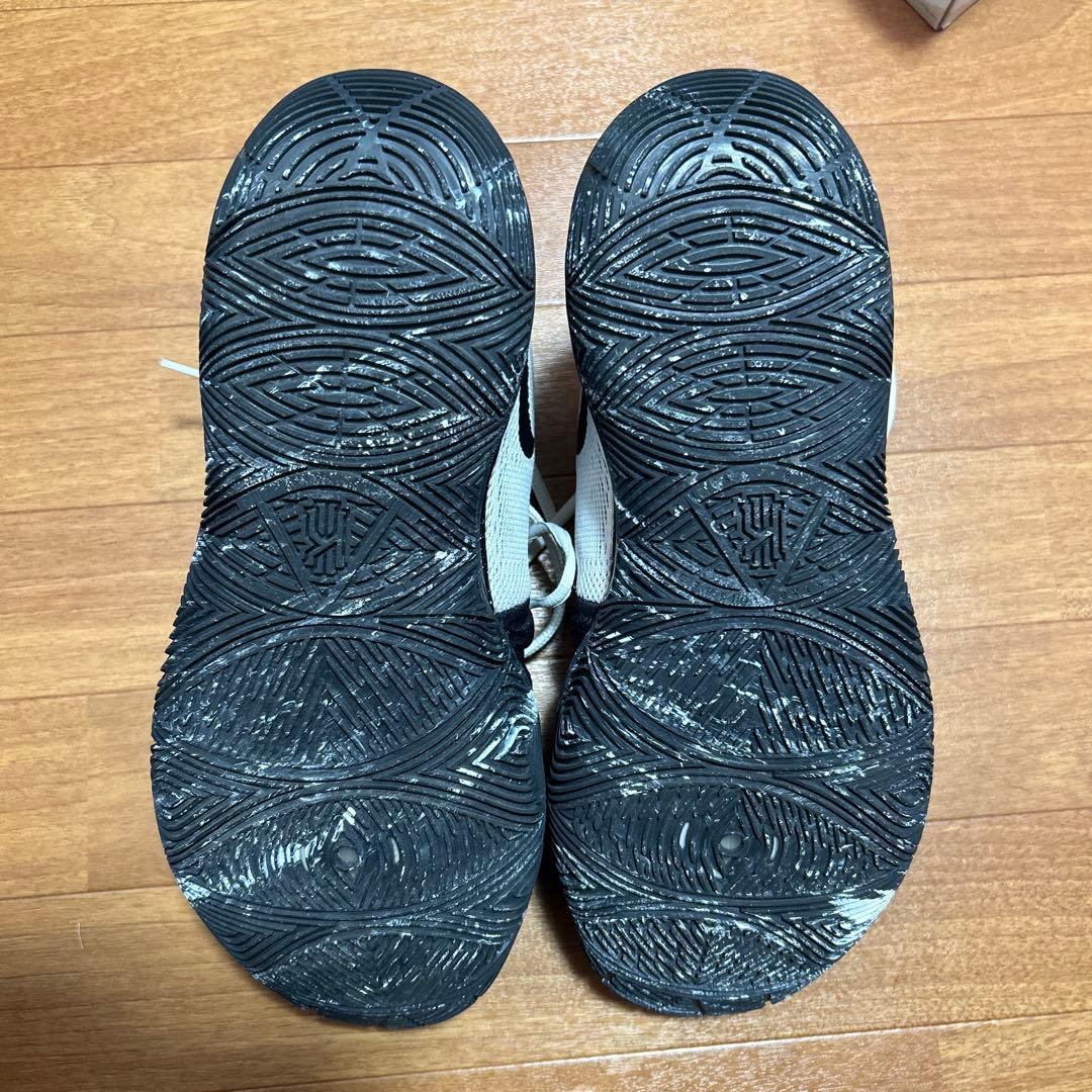 Nike Kyrie 5バスケットボールシューズ