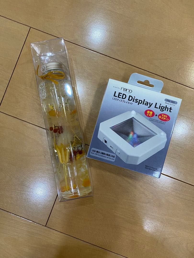 ハーバリウムトールテコラとペーパーナノLEDディスプレイライト