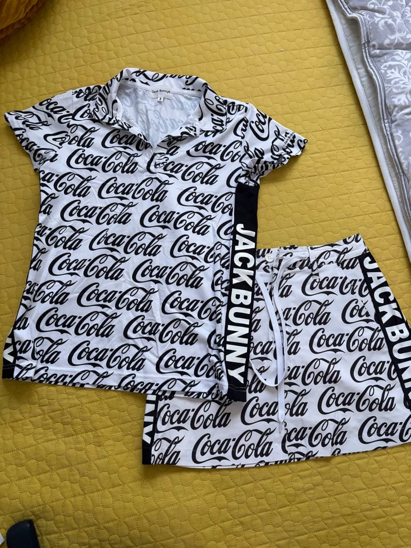 Jack Bunny!! Coca-Colaロゴセットアップ