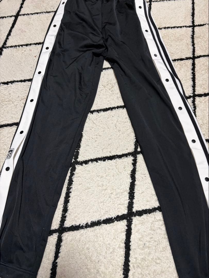 adidas ブレイクパンツ ブラック