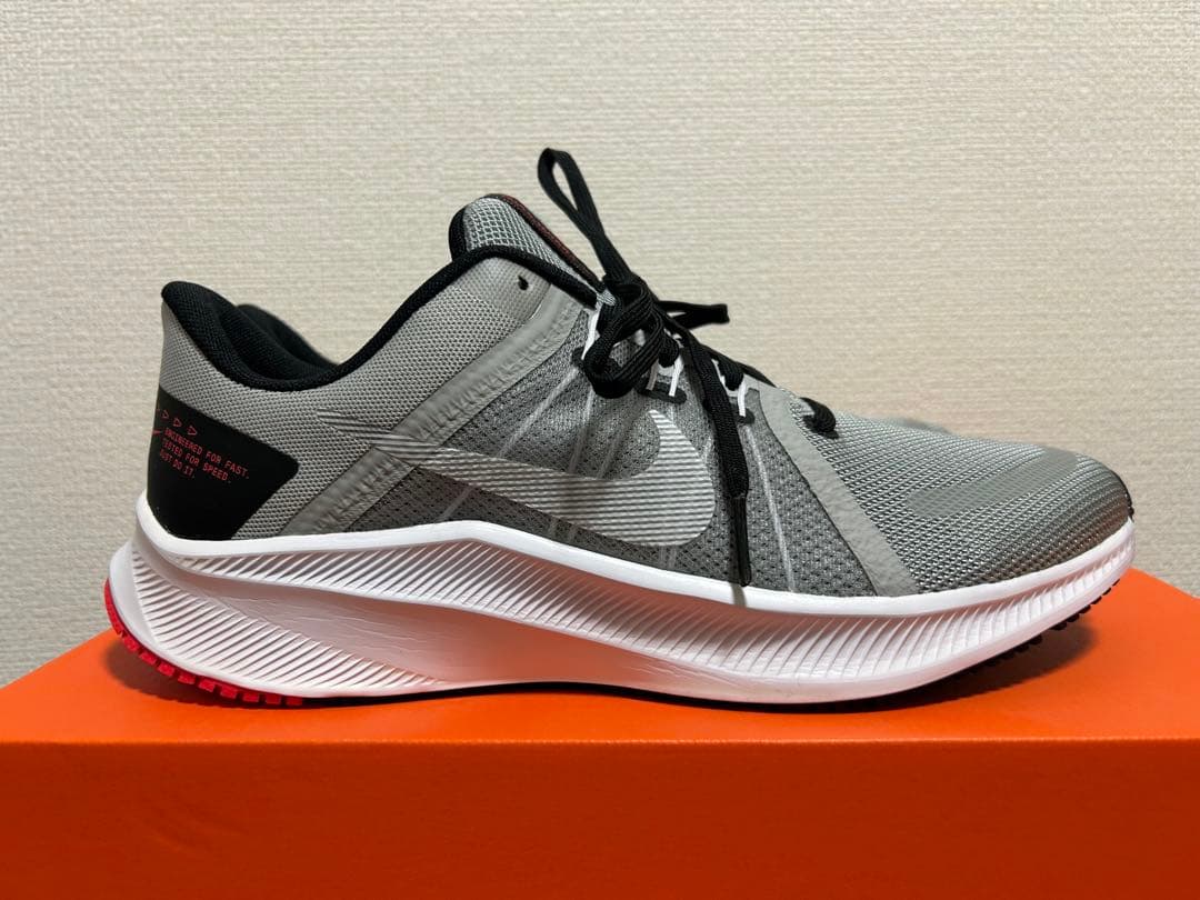 【新品未使用】NIKE QUEST4 DA105 007 26cm