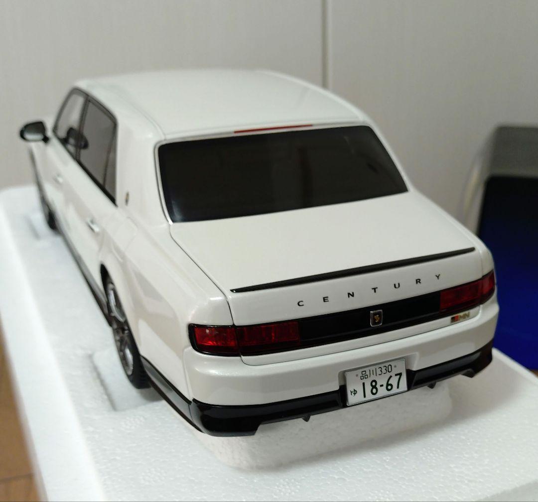 1/18 トヨタ センチュリー GRMN 白 オートアート