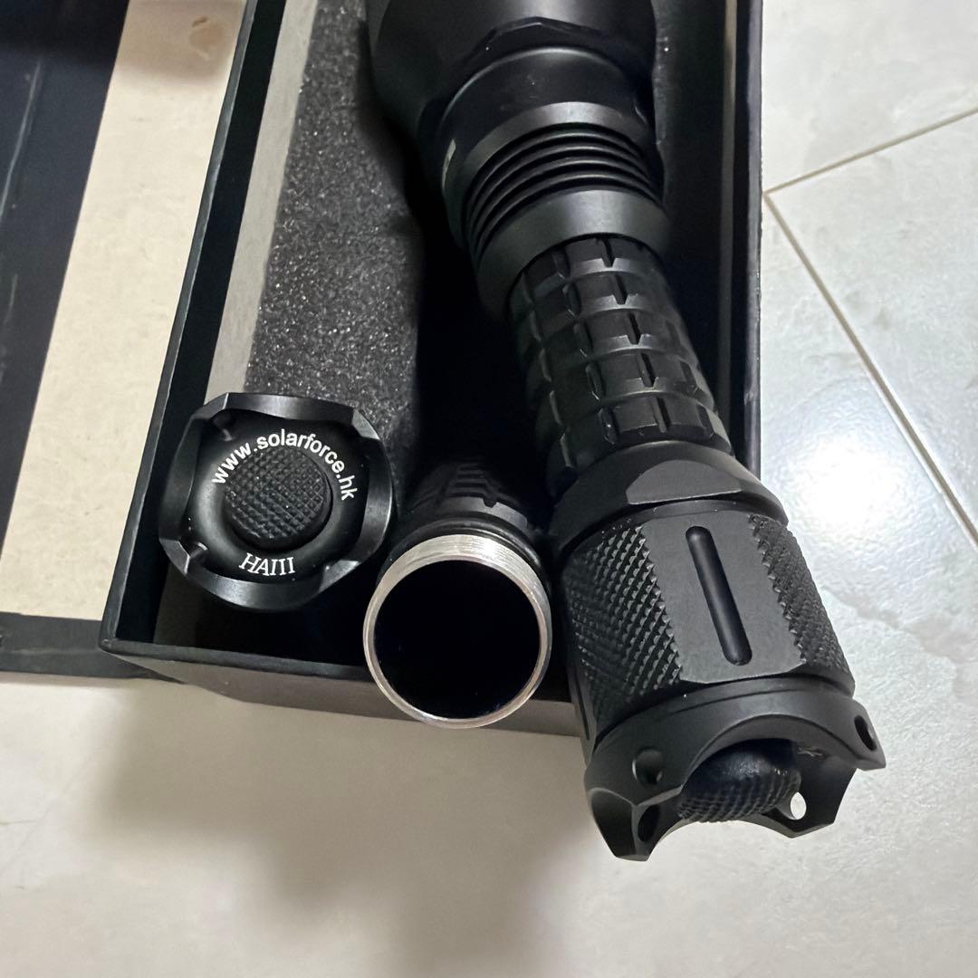 ライト　懐中電灯　SOLARFORCE