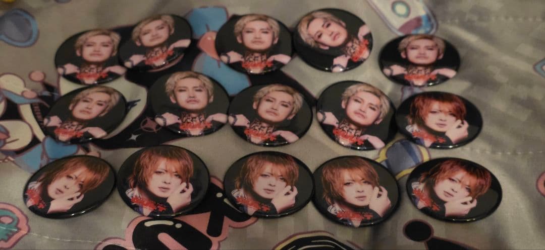 DIAURA 缶バッジ