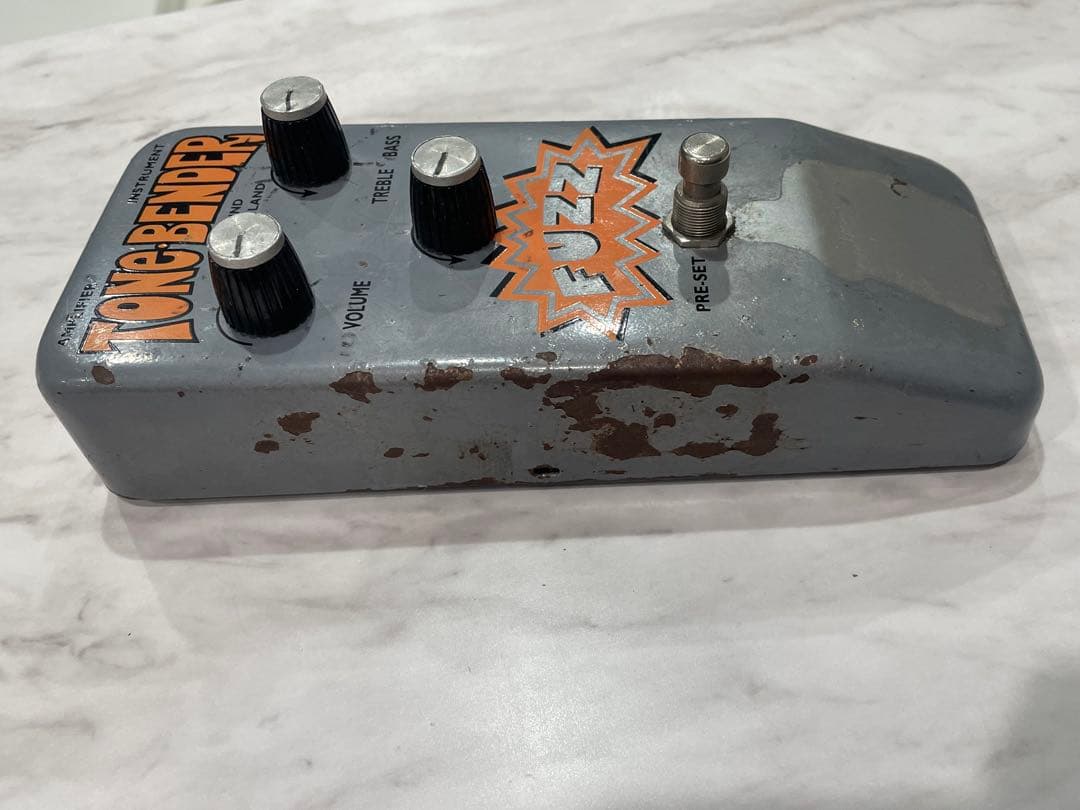 TONG-BENDER FUZZエフェクター