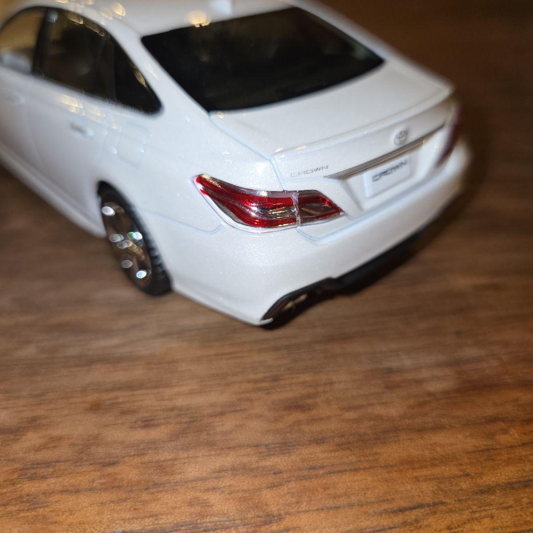 1/30 トヨタ カラーサンプル クラウン RS 220系 ホワイトパール