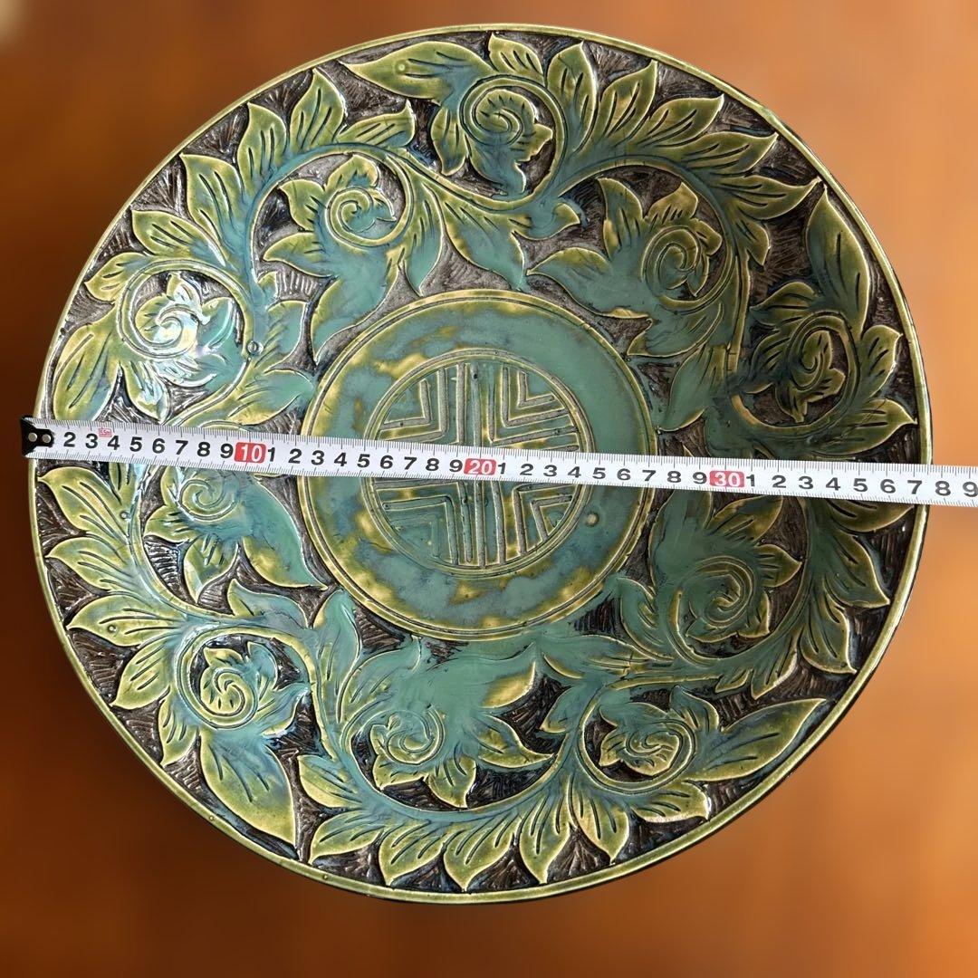 壺屋焼.小橋川永弘.緑釉.唐草.掻き落とし.大皿.希少品.未使用品.銘あり