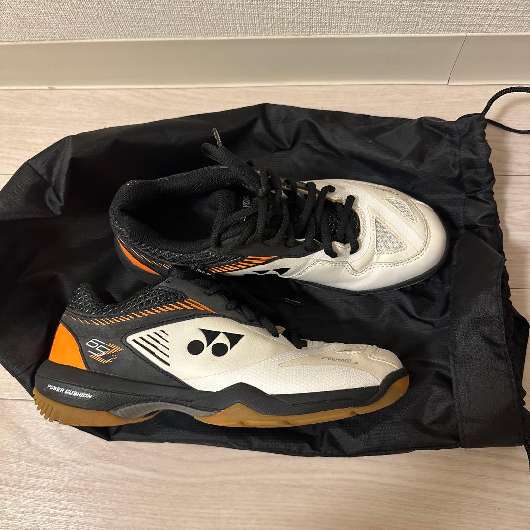 YONEXパワークッション65Z2 バドミントンシューズ 23.5cm 1回使用