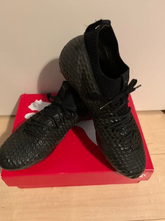 [海外限定］PUMA FUTURE 18.1