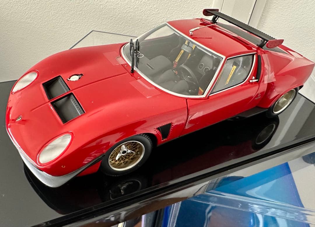 京商ランボルギーニ ミウラ 1/18 スケール