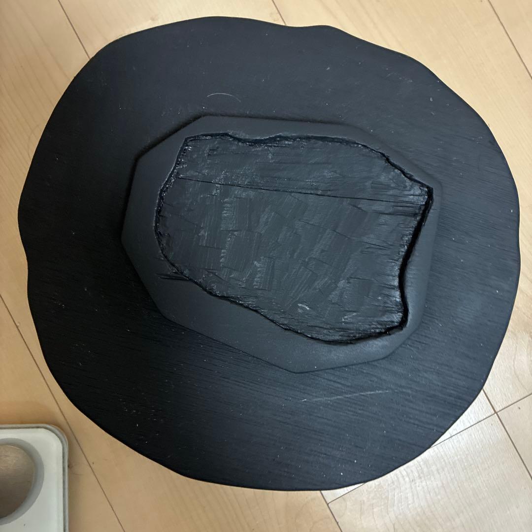 珍品 北海道産 美模様 アンモナイト化石 黒色台座付き