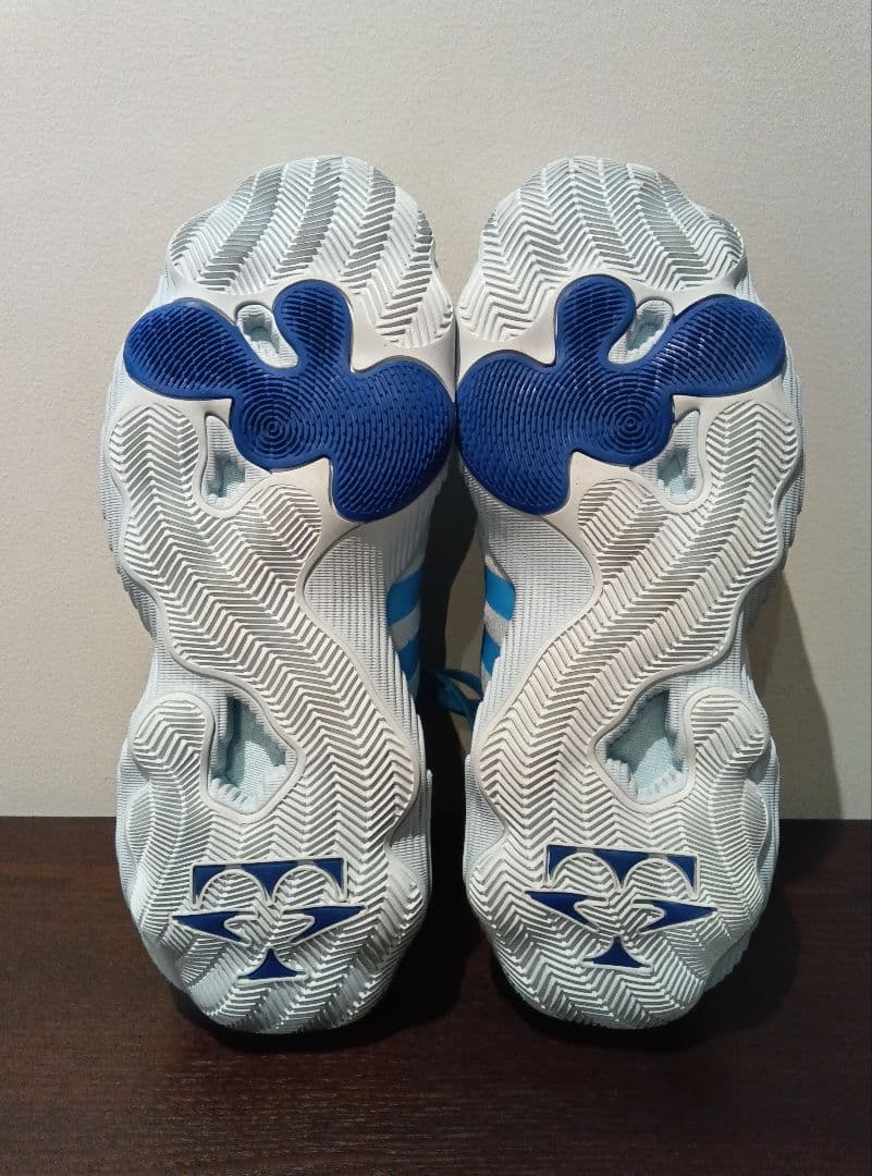 [美品] adidas Trae Young 3 サイズ27cm