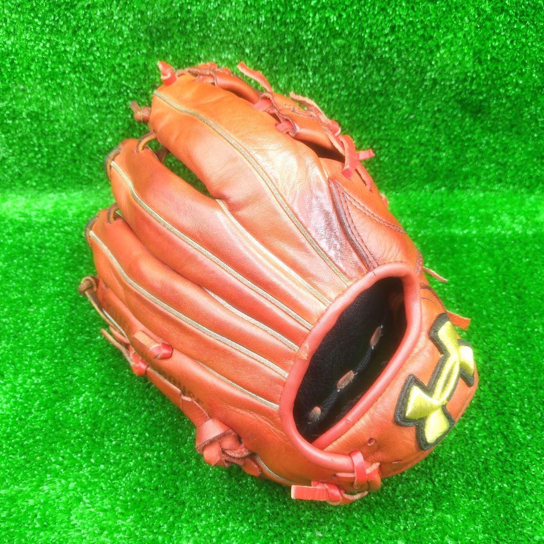 野球グローブ　少年軟式グラブ　アンダーアーマー