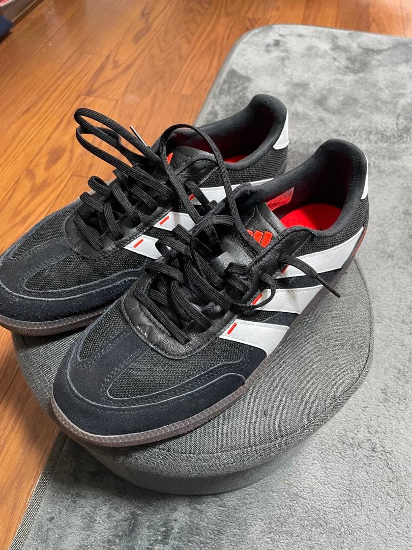 新品未使用　adidas PREDATOR フットサルシューズ 26.5