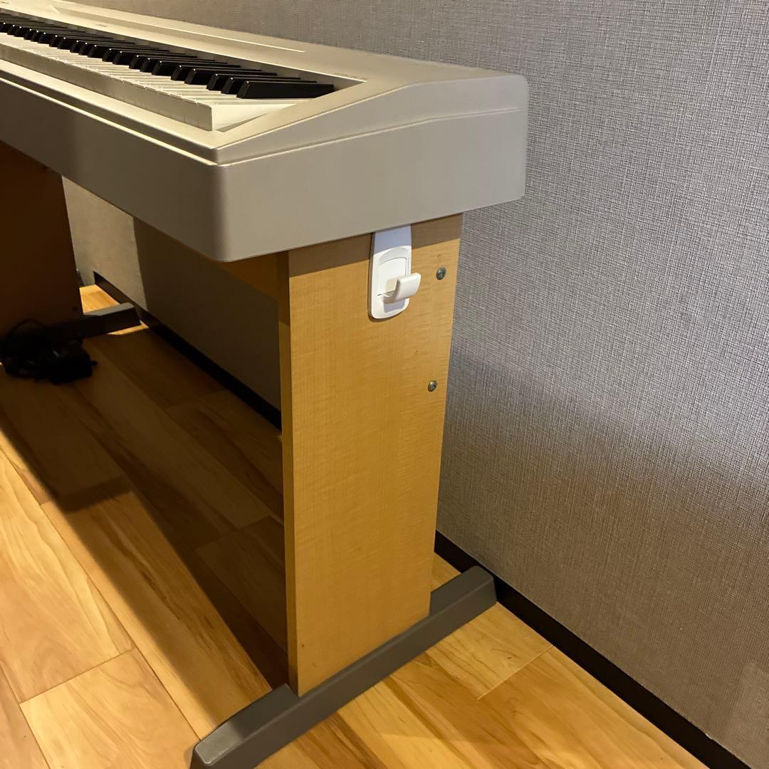 YAMAHA P-60 電子ピアノ【椅子、譜面台、カバー付き】