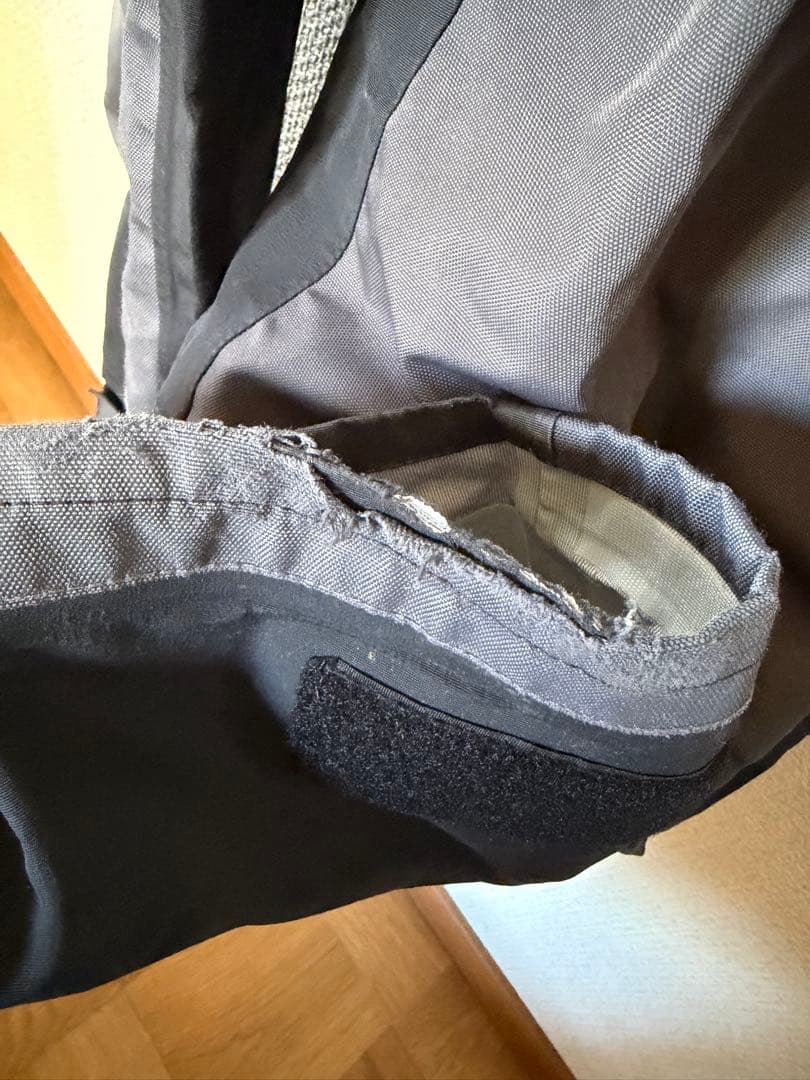 アウトドア用オーバーオールパンツ 黒グレー