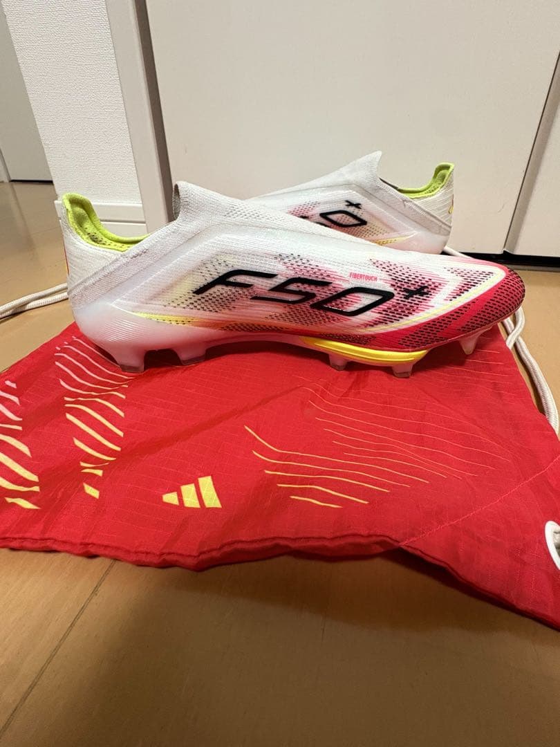 adidas F50 サッカーシューズ・スパイク ホワイト/レッド/イエロー