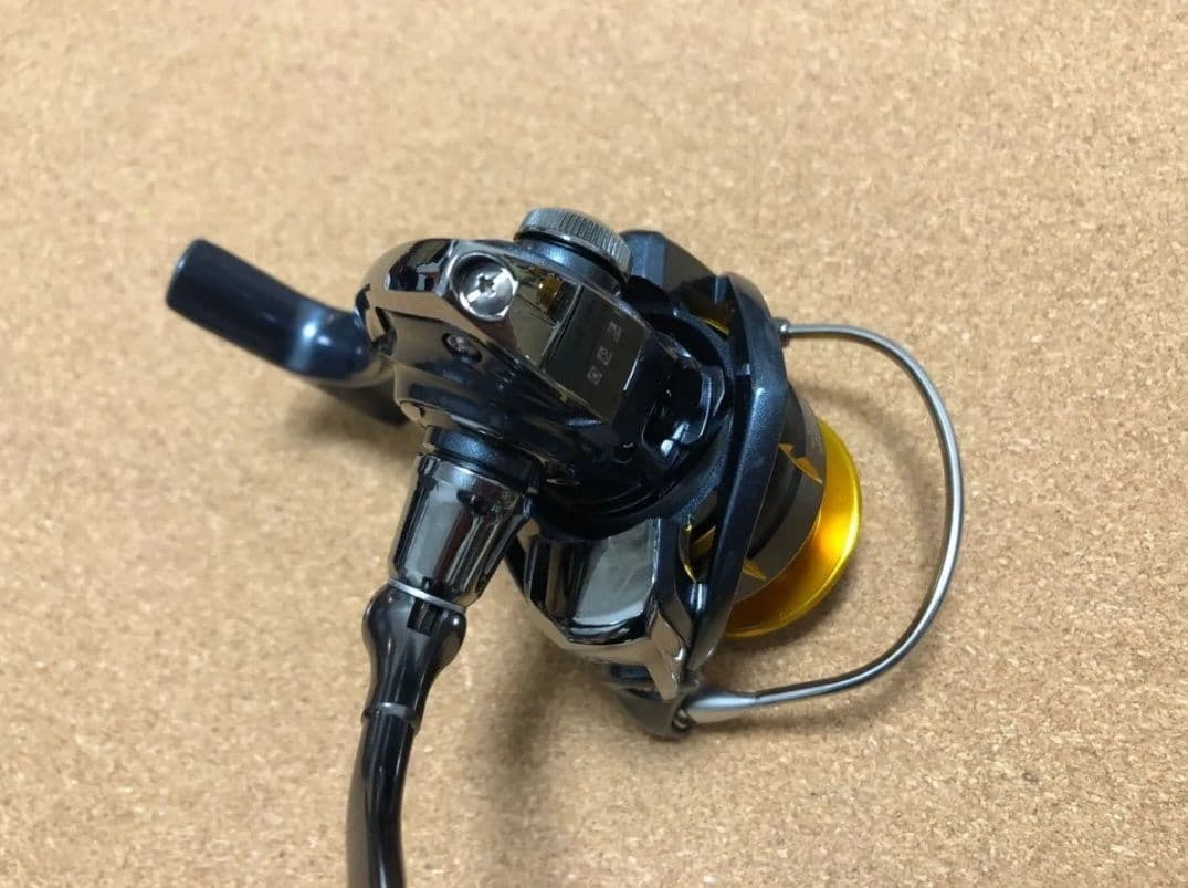 【美品】ダイワ 15フリームス 2500 付属品あり