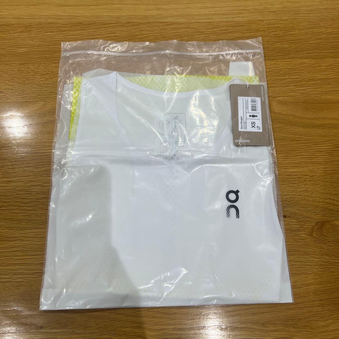 On Zero Singlet ホワイト/イエロー　XS