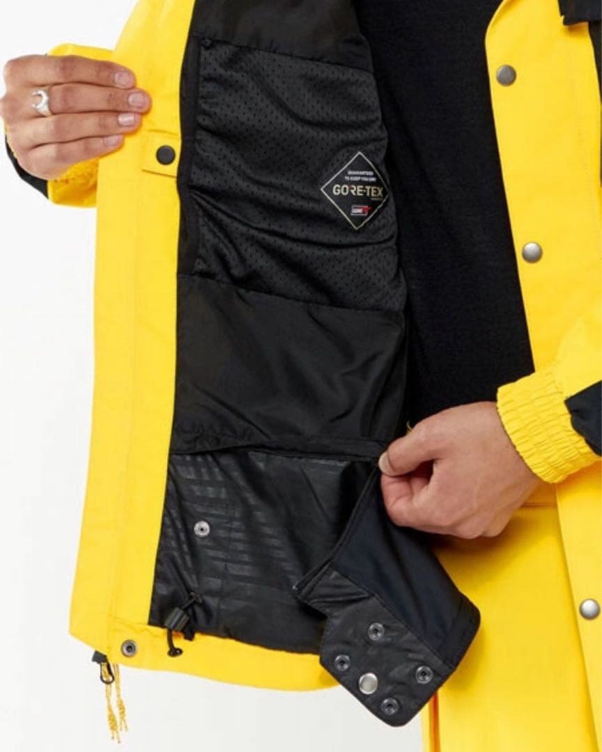 【新品】VOLCOM◾️スノーウエア◾️ロンゴゴアテックスジャケット◾️Mサイズ