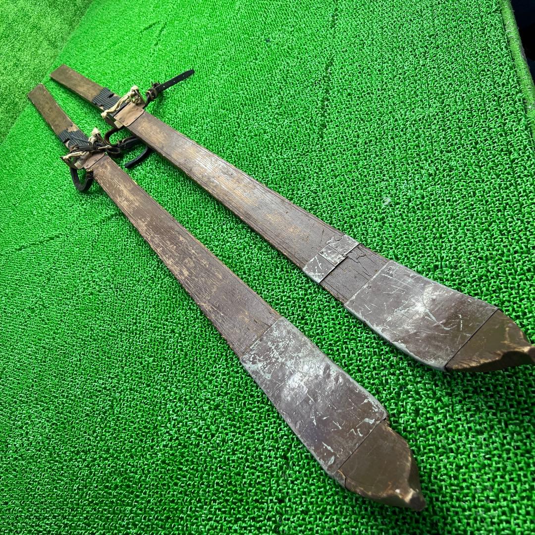 戦後約60年ほど前のスキー板、木製、ウッド、展示したらちょっと目を惹きます！