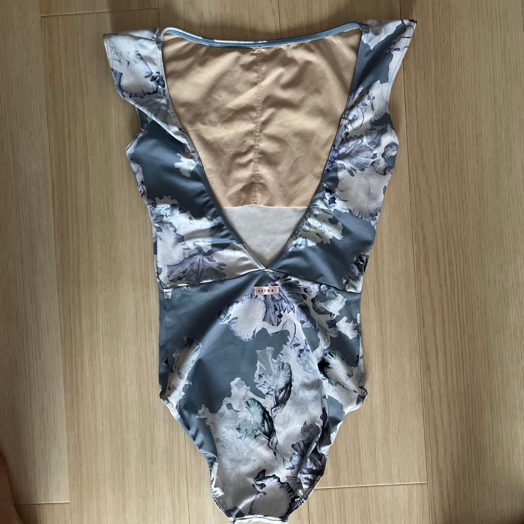 stina レオタードMサイズ