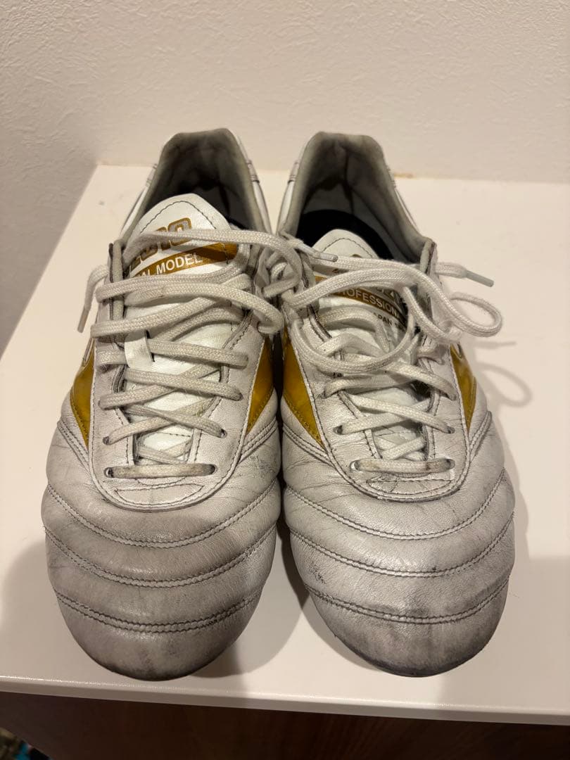 Mizuno Morelia 25.5 ホワイト/ゴールド　モレリア