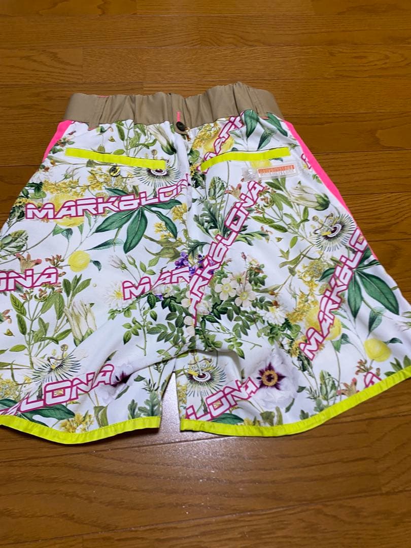 極美品MARK & LONA マークアンドロナ ショーツ 花柄 Ｍ 38