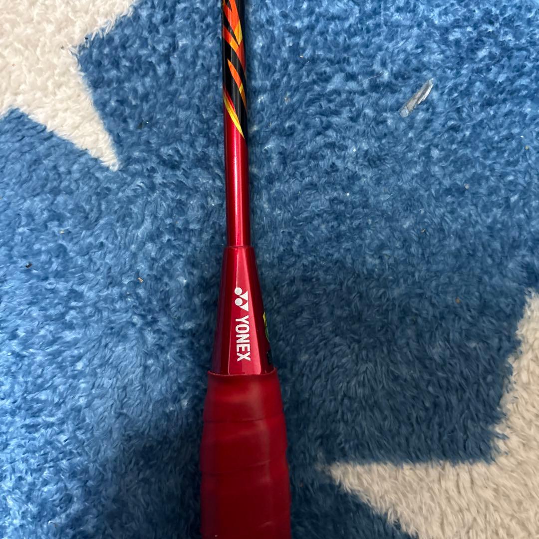 YONEX バドミントンラケット 赤/黒