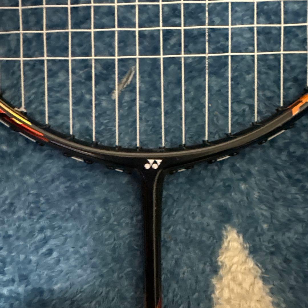 YONEX バドミントンラケット 赤/黒