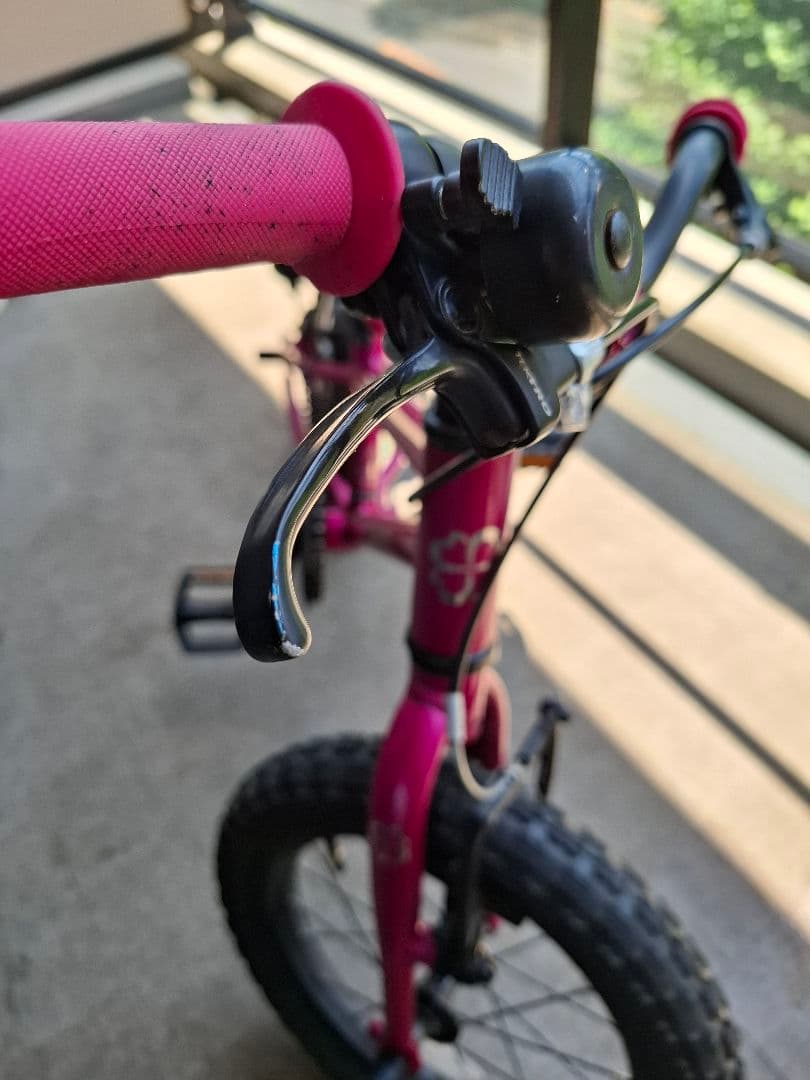 gnmi　ヨツバサイクル　１４インチ　クリスタルピンク