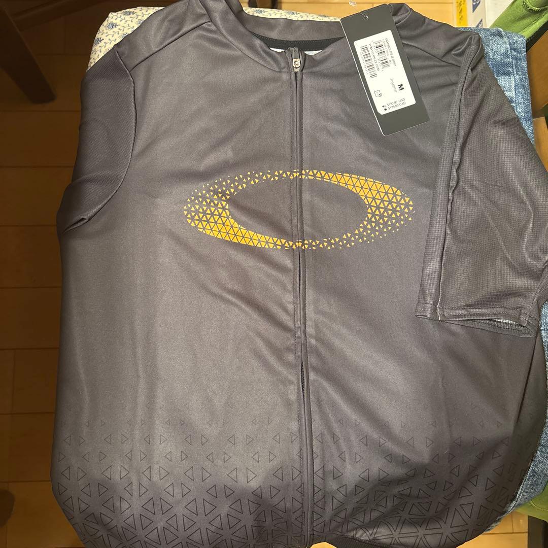 未使用♡￼￼半額以下オークレーサイクルジャージM/JP L
