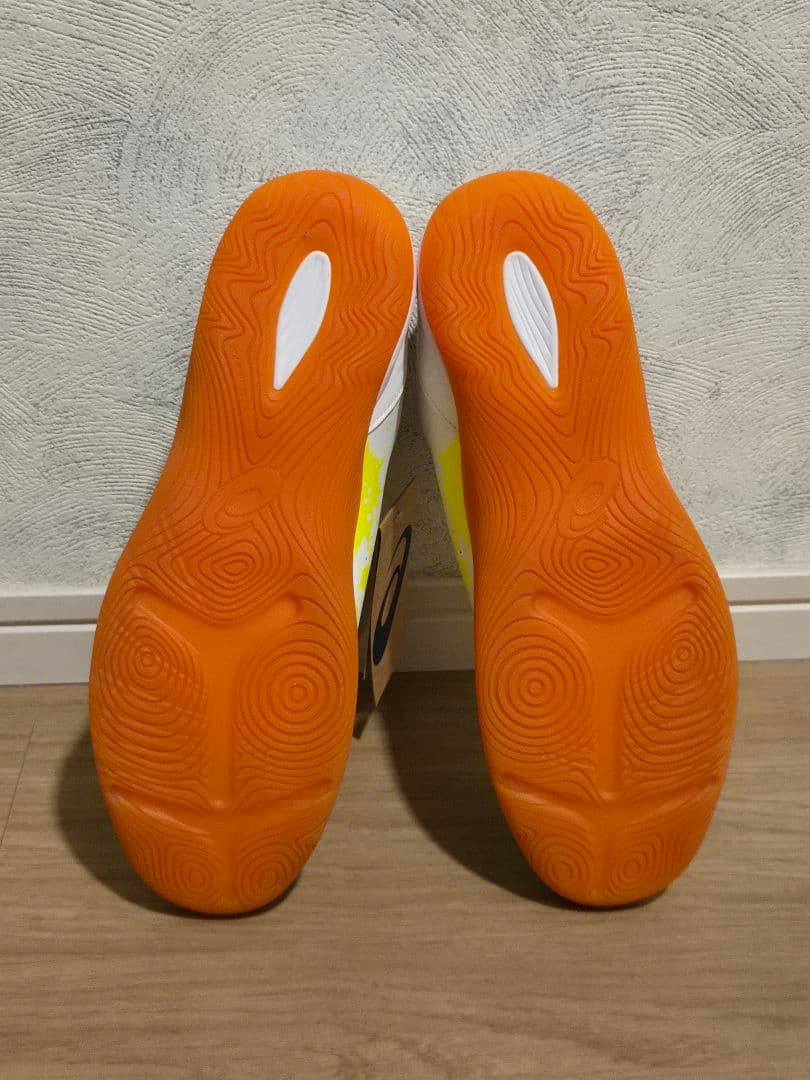 【新品未使用】TOQUE8　27.0cm フットサルシューズ屋内