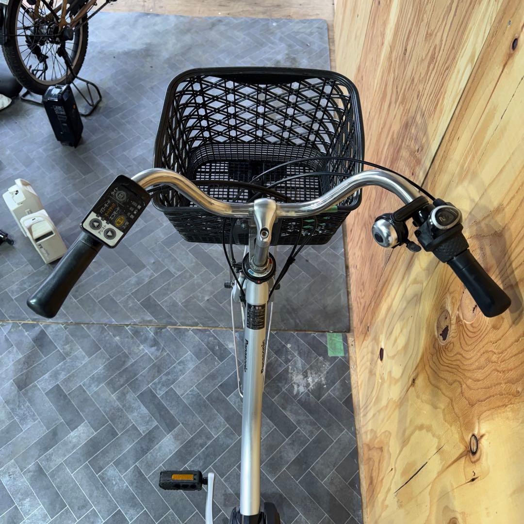 シルバー 電動アシスト自転車 シティタイプ