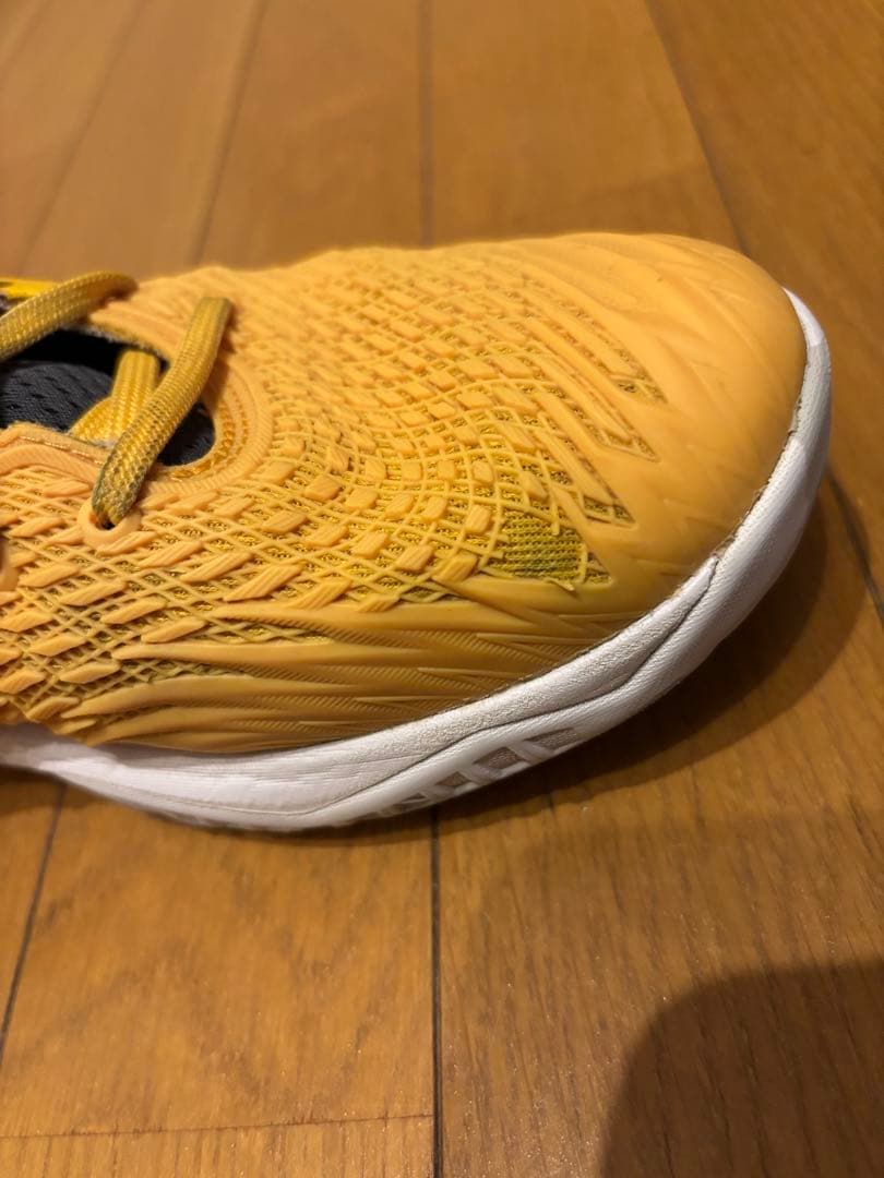 asics UNPRE ARS low アンプレアルス　 イエロー/レッド